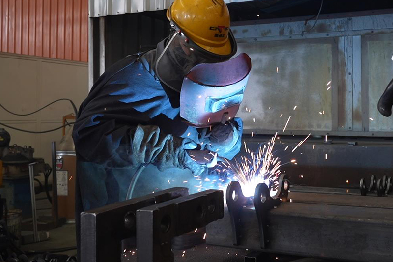 1-Robot-H&agrave;n Ti&ecirc;n Tiến